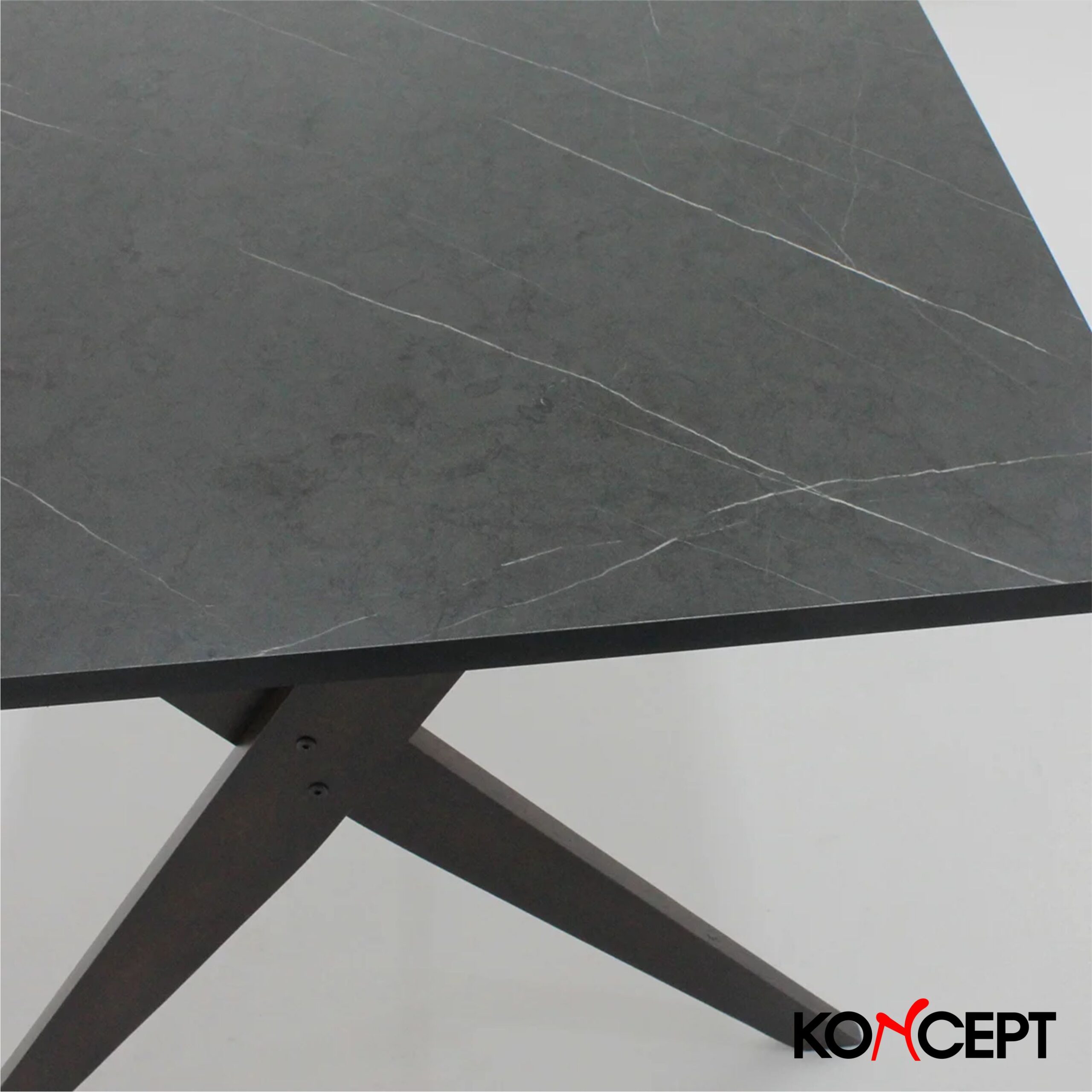 Enfara Dinning Table 03